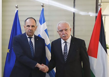 المالكي يلتقي نظيره اليوناني ويُطلعه على آخر المستجدات