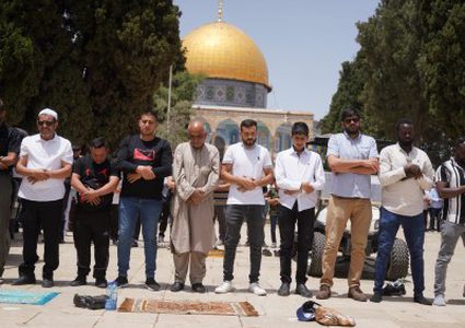 4 آلاف مصل يؤدون صلاة الجمعة في المسجد الأقصى بسبب قيود الاحتلال
