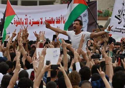 الأردن: عشرات الآلاف يشاركون في وقفات ومسيرات غاضبة دعما لفلسطين