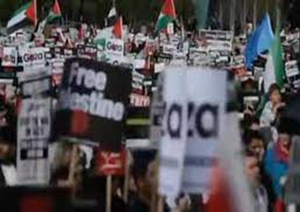 مظاهرة في بولندا تنديدا بالعدوان وتضامنا مع شعبنا