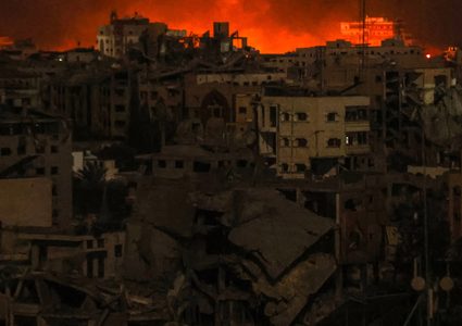 شهداء وجرحى جراء قصف الاحتلال مربعا سكنيا كاملا في بيت جاليا