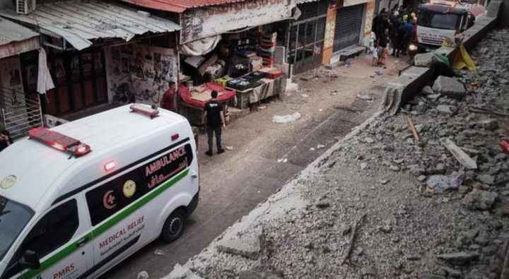 الاحتلال يفجر منزلا ويدمر طرقا في مخيم بلاطة شرق نابلس