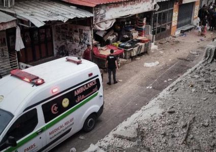 الاحتلال يفجر منزلا ويدمر طرقا في مخيم بلاطة شرق نابلس