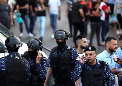 الشرطة: إصابة صاحب محل صرافة بالرصاص في عملية سطو مسلح في طولكرم