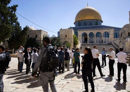 عشرات المستوطنين يقتحمون "الأقصى"