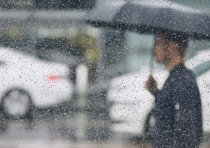 الطقس: استمرار المنخفض الجوي وانخفاض آخر على الحرارة