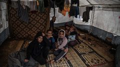 معاناة النازحين في الخيام بغزة في ظل المنخفض الجوي