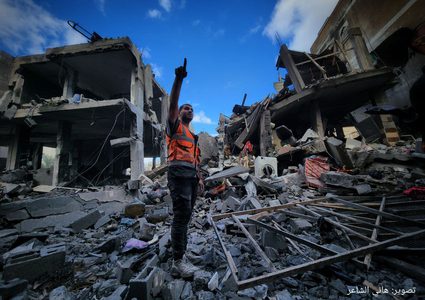 الاحتلال يدمر منازل في رفح ظهر اليوم.