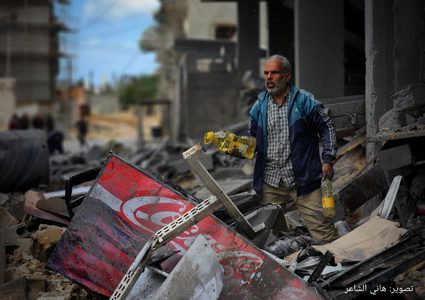 الاحتلال يدمر منازل في رفح ظهر اليوم.