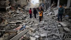 الاحتلال يدمر منازل في رفح ظهر اليوم.