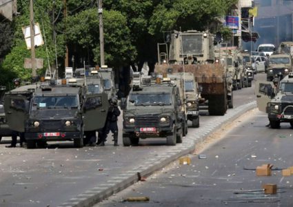 قوات الاحتلال تقتحم مدينة أريحا وتحاصر منزلا فيها