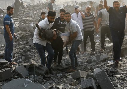 غارات عنيفة وعشرات الشهداء على النصيرات وجباليا