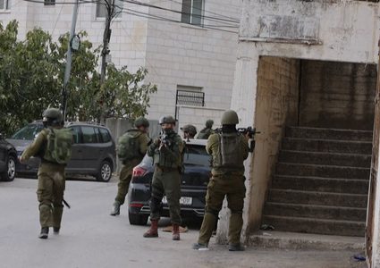 نابلس: إصابة طفل في اقتحام الاحتلال لمخيم بلاطه ومحاصرته أحد المنازل