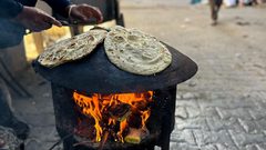 مئات آلاف الفلسطينيين صامدون في مخيم جاليا وشمال غزة رغم المجازر والتجويع والحصار.