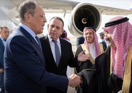 اللجنة الوزارية المنبثقة عن قمة الرياض تجتمع بوزير الخارجية الروسي