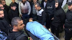 من وداع الشهيد معتز أنس في مستشفى رفيديا، والذي ارتقى برصاص الاحتلال في قرية بورين جنوب نابلس.