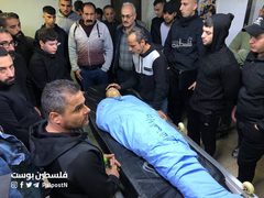 من وداع الشهيد معتز أنس في مستشفى رفيديا، والذي ارتقى برصاص الاحتلال في قرية بورين جنوب نابلس.