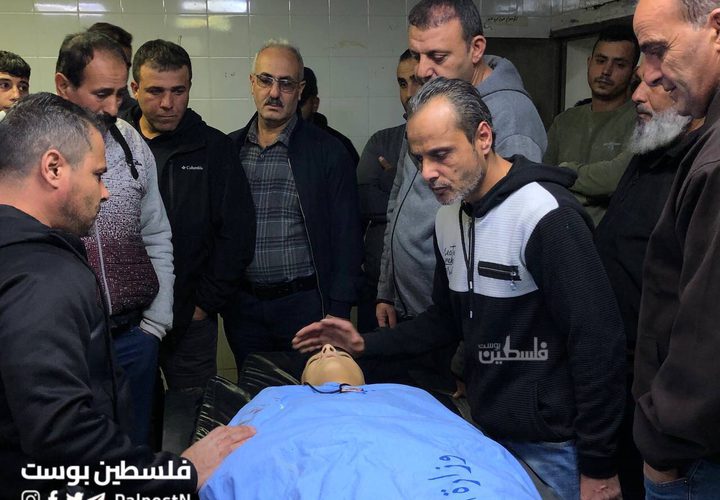 من وداع الشهيد معتز أنس في مستشفى رفيديا، والذي ارتقى برصاص الاحتلال في قرية بورين جنوب نابلس.