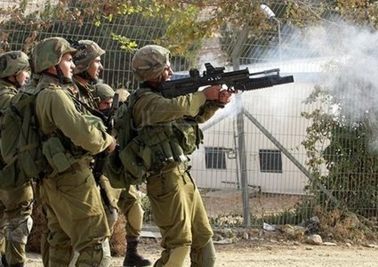 إصابة طالبين برصاص الاحتلال بمخيم العروب شمال الخليل