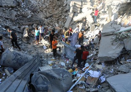 6 شهداء بينهم 3 أطفال في قصف لطائرات على رفح جنوب القطاع