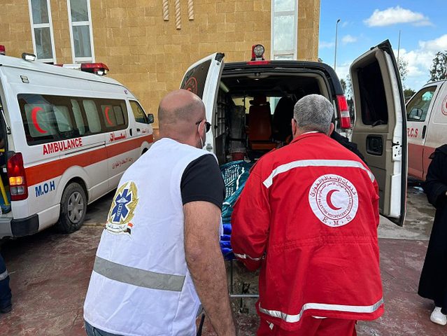 غزة: وقف التنسيق مع "الصحة العالمية" بعد اعتقال الاحتلال مدير مجمع الشفاء