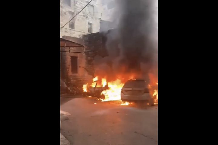 إصابة شاب برصاص الاحتلال واعتقال آخرين خلال اقتحام البلدة القديمة بنابلس