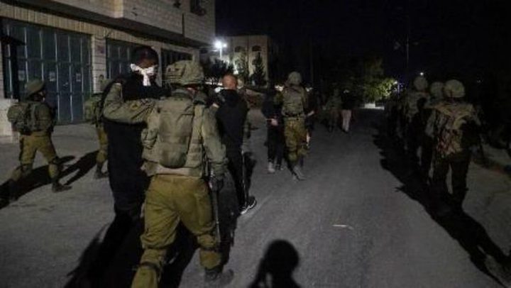 الاحتلال يعتقل ثلاثة صحفيين من الخليل