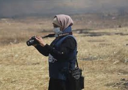 استشهاد الصحفية أمل زهد رفقة عائلتها بقصفٍ استهدف منزلها في مدينة غزة