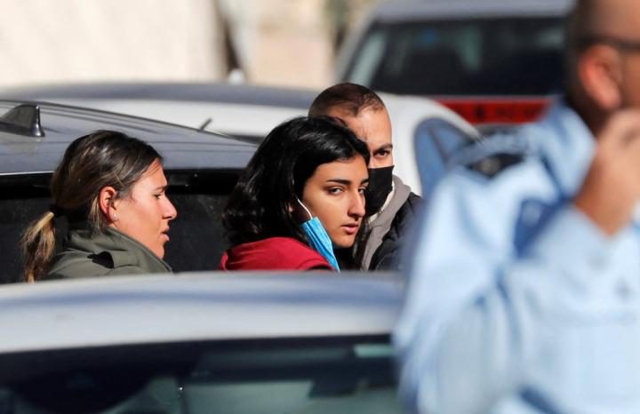 الطفلة المعتقلة نفوذ حماد أصيبت بجروح جراء اعتداء الاحتلال عليها في المسكوبية