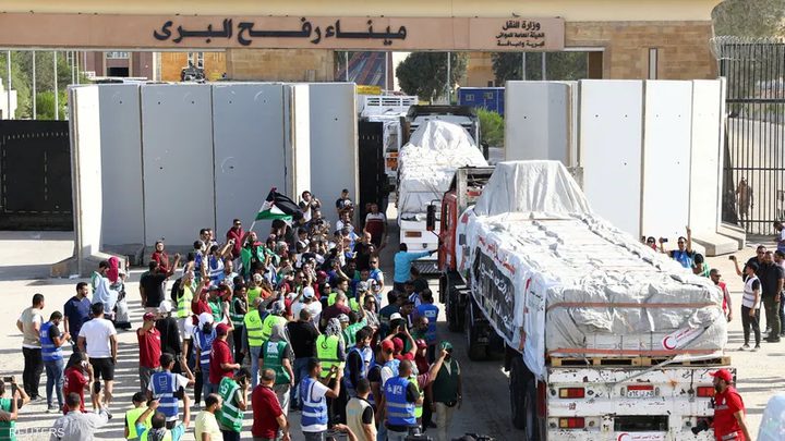 دخول 160 شاحنة مساعدات لقطاع غزة