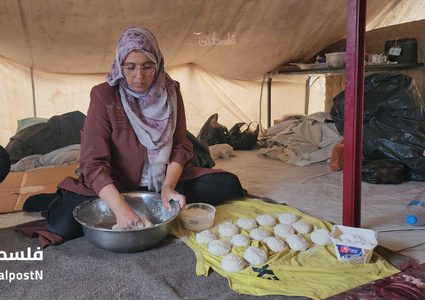 بالصور: أوضاع مأساوية يعيشها المواطنون في خيام النازحين في ظل المنخفض الجوي