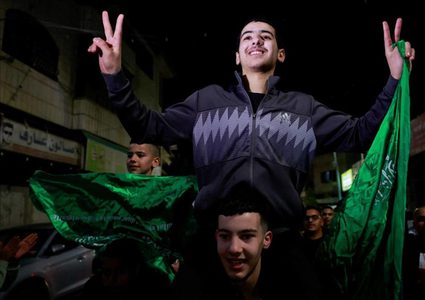 أسماء الدفعة الرابعة من المعتقلين ضمن صفقة التبادل: 3 معتقلات و30 طفلا