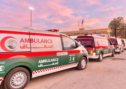 14 سيارة إسعاف مقدمة من مركز الملك سلمان للإغاثة تدخل قطاع غزة