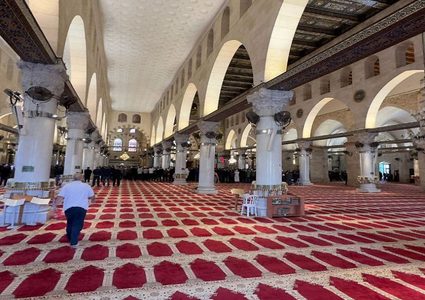 3500 مصل فقط يؤدون صلاة الجمعة في المسجد الأقصى بسبب إجراءات الاحتلال