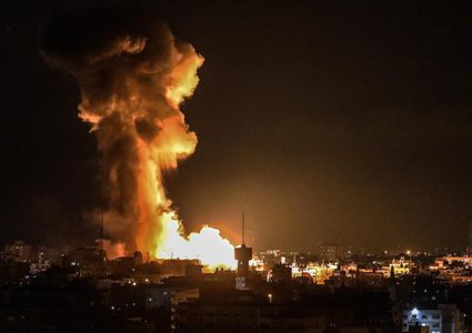 شهداء وجرحى خلال سلسلة غارات على مخيم النصيرات وأحياء غزة