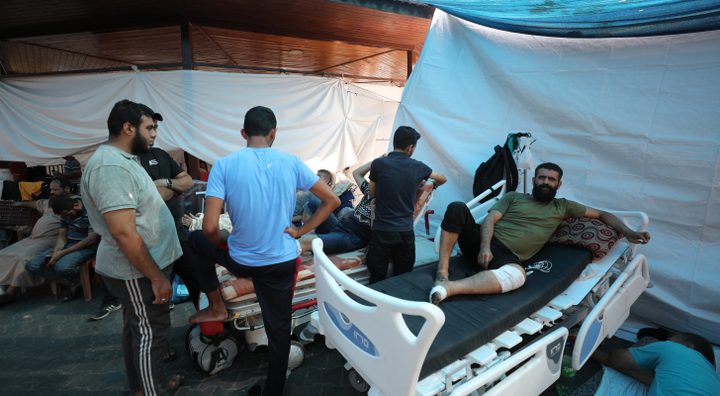 مدير مستشفى غزة الأوروبي: المشهد كارثي جراء وصول أعداد كبيرة من الجرحى