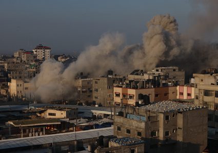 26 شهيدا وعشرات الإصابات والمفقودين بقصف الاحتلال لمنزلين في رفح