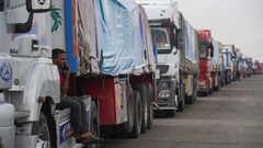 دخول 100 شاحنة مساعدات إلى غزة والأونروا تطلب المزيد