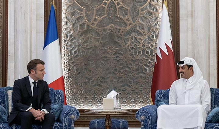 أمير قطر وماكرون يبحثان عودة التهدئة ووقف دائم للحرب على غزة
