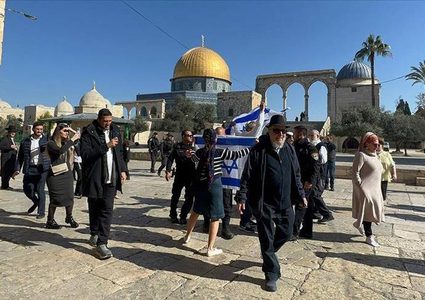 مستوطنون يقتحمون المسجد الأقصى