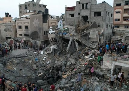 50 شهيدا على الأقل في قصف لطائرات الاحتلال لمدرستين تأويان نازحين في مدينة غزة