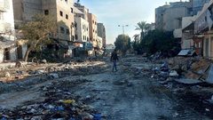 آثار القصف العشوائي على حي الزيتون جنوبي مدينة غزة