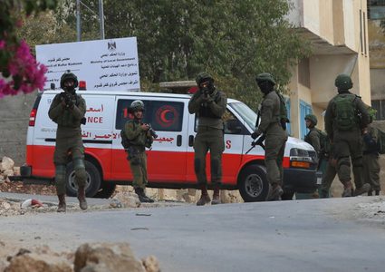 الاحتلال يطلق الرصاص على مركبة ويعتقل سائقها غرب بيت لحم