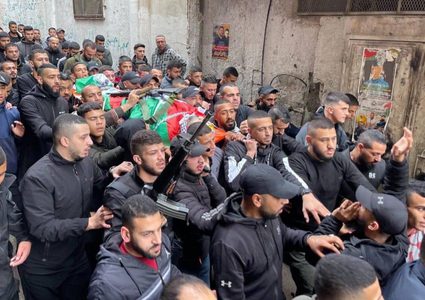 تشييع جثمان الشهيد عبد الناصر رياحي إلى مثواه الأخير في مخيم بلاطة