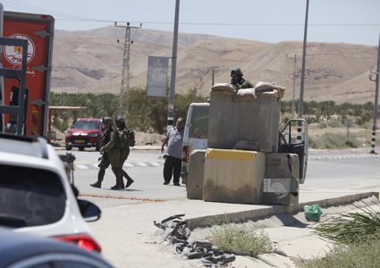 الاحتلال يغلق طريقا فرعية في تقوع