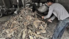 المواطنون في قطاع غزة يعتمدون على الحطب والأخشاب بسبب عدم توفر الغاز والوقود