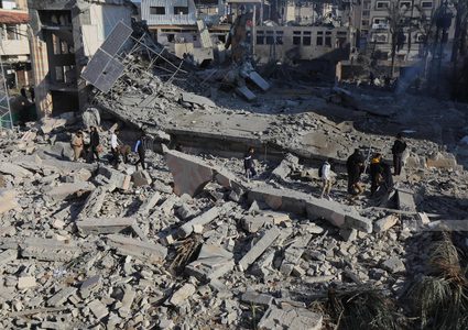 عشرات الشهداء والجرحى في قصف اسرائيلي على رفح