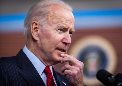 إدارة بايدن تدرس توسيع القوة البحرية متعددة الجنسيات بالبحر الأحمر