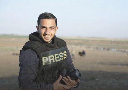 الاحتلال يقصف منزل عائلة الصحفي أنس الشريف في جباليا