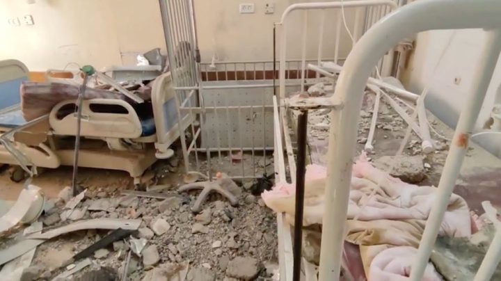 "صحة غزة": جيش الاحتلال يحاصر ويستهدف مستشفى كمال عدوان شمال القطاع